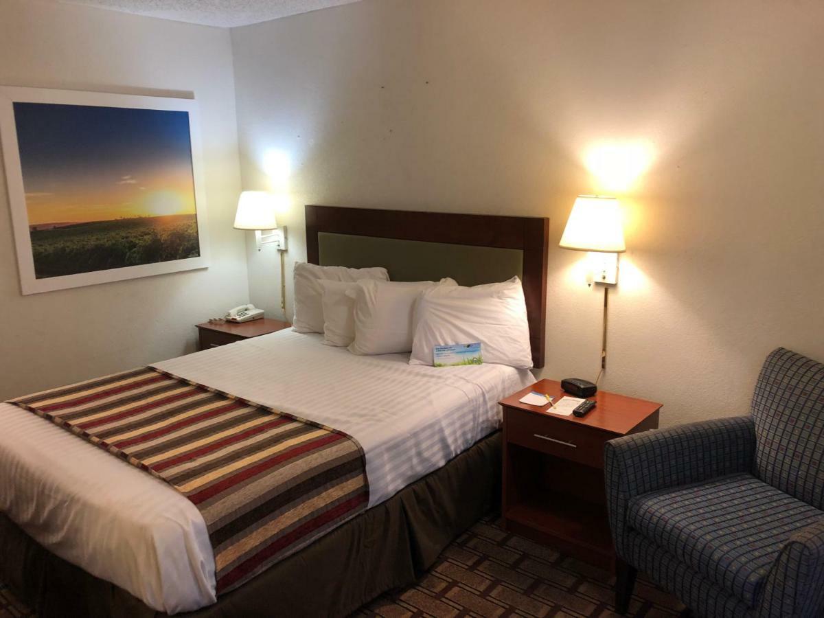 Days Inn By Wyndham Natchez Exterior photo